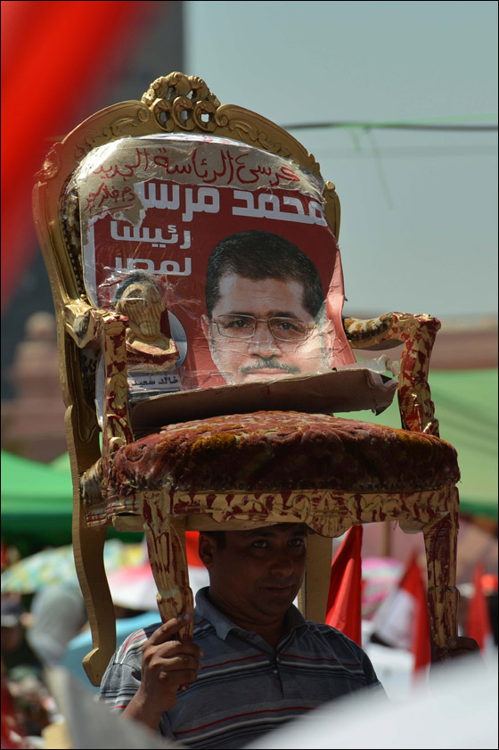 محمد مرسي يؤدي اليمين بالتحرير: الثورة مستمرة حتى تحقق اهدافها! صورة رقم 17