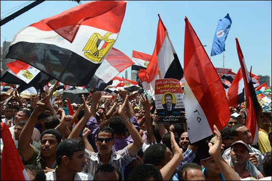 محمد مرسي يؤدي اليمين بالتحرير: الثورة مستمرة حتى تحقق اهدافها! صورة رقم 5