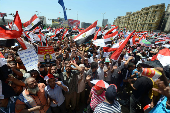 محمد مرسي يؤدي اليمين بالتحرير: الثورة مستمرة حتى تحقق اهدافها! صورة رقم 30