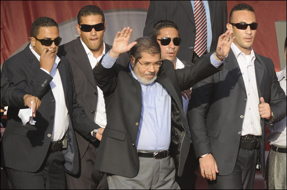 محمد مرسي يؤدي اليمين بالتحرير: الثورة مستمرة حتى تحقق اهدافها! صورة رقم 4