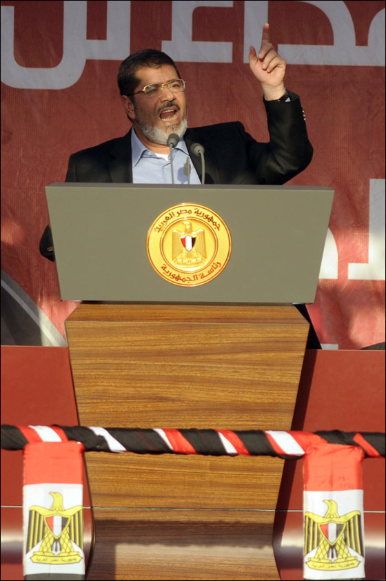 محمد مرسي يؤدي اليمين بالتحرير: الثورة مستمرة حتى تحقق اهدافها! صورة رقم 6
