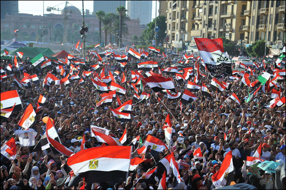 محمد مرسي يؤدي اليمين بالتحرير: الثورة مستمرة حتى تحقق اهدافها! صورة رقم 7
