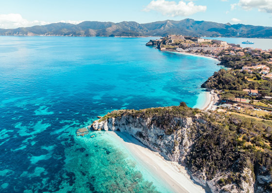 بالصور: جزر إيطالية توفر للأزواج فرصة لقضاء عطلة صيفية رومانسية صورة رقم 3