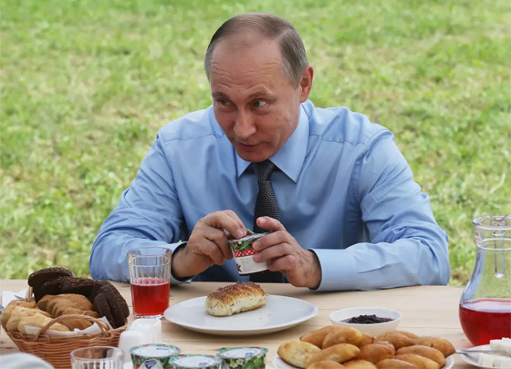أبرزها بيض السمان.. أطعمة لا غنى عنها بصحن الرئيس الروسي بوتين اليومي صورة رقم 7