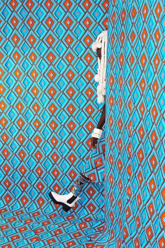 بتقنية الخداع البصري.. مصورة كينية تحتفي بالجمال والثقافة في إفريقيا صورة رقم 11
