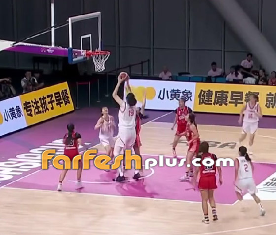 لاعبة سلة صينية تخطف الأنظار بسبب طولها.. مترين وعشرين سم! فيديو صورة رقم 7