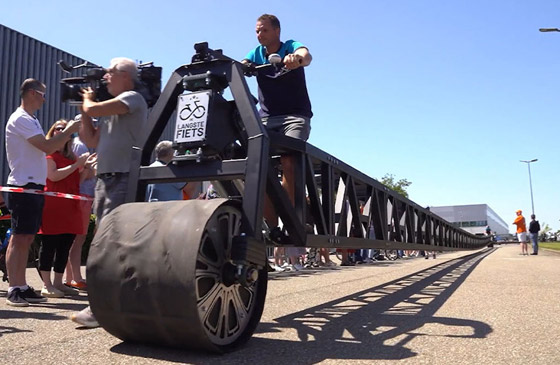فيديو: مهندسون هولنديون يصنعون أطول دراجة هوائية في العالم صورة رقم 1