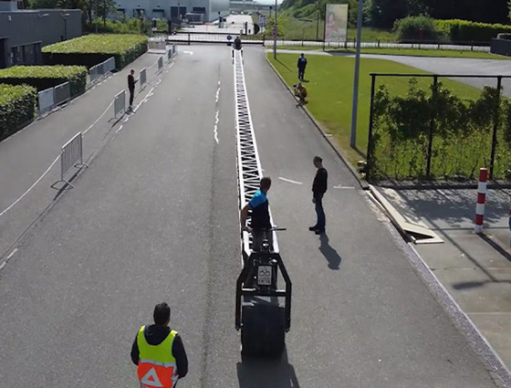 فيديو: مهندسون هولنديون يصنعون أطول دراجة هوائية في العالم صورة رقم 2